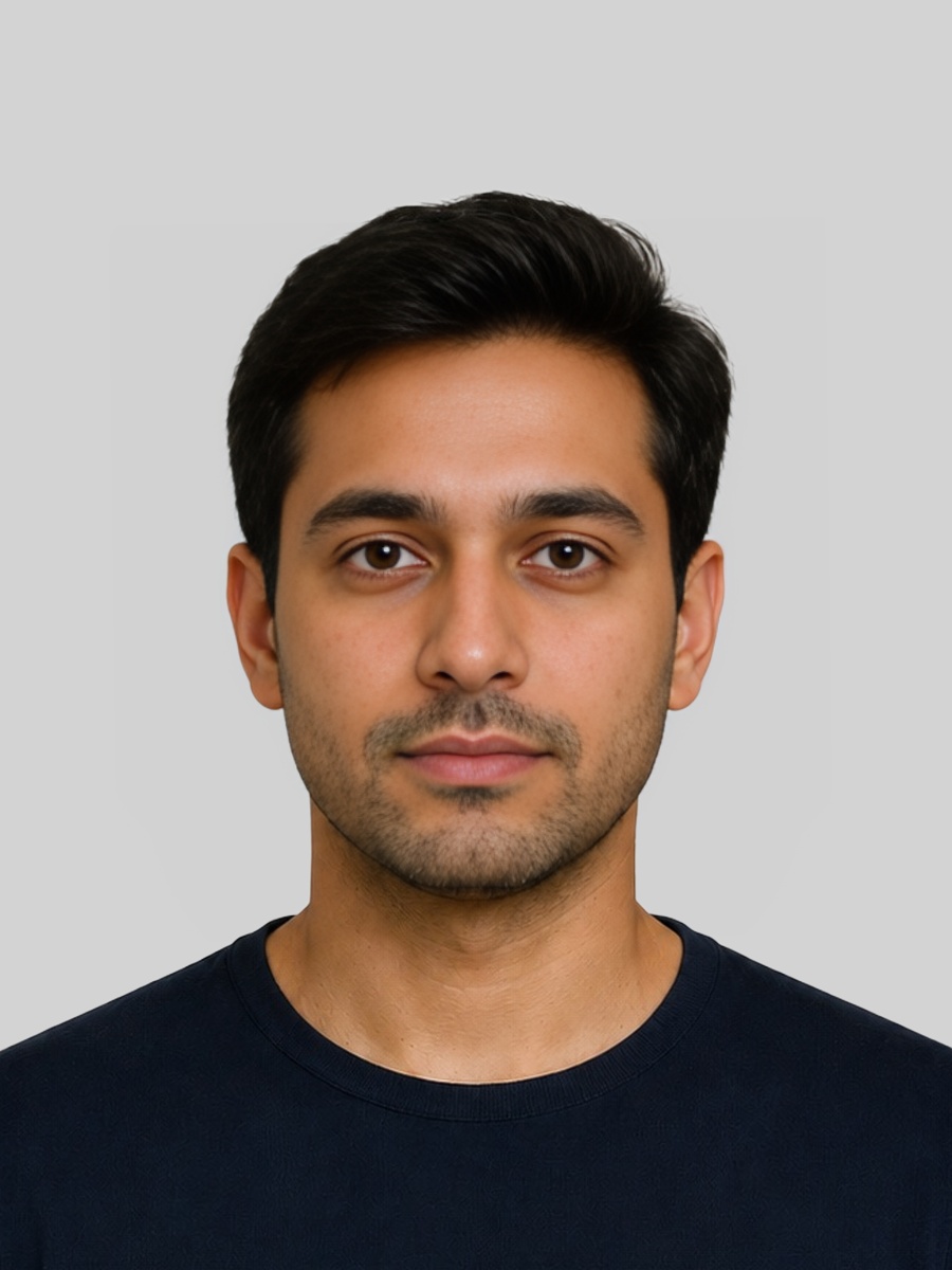 VisaPics passport photo example 806_result.jpg